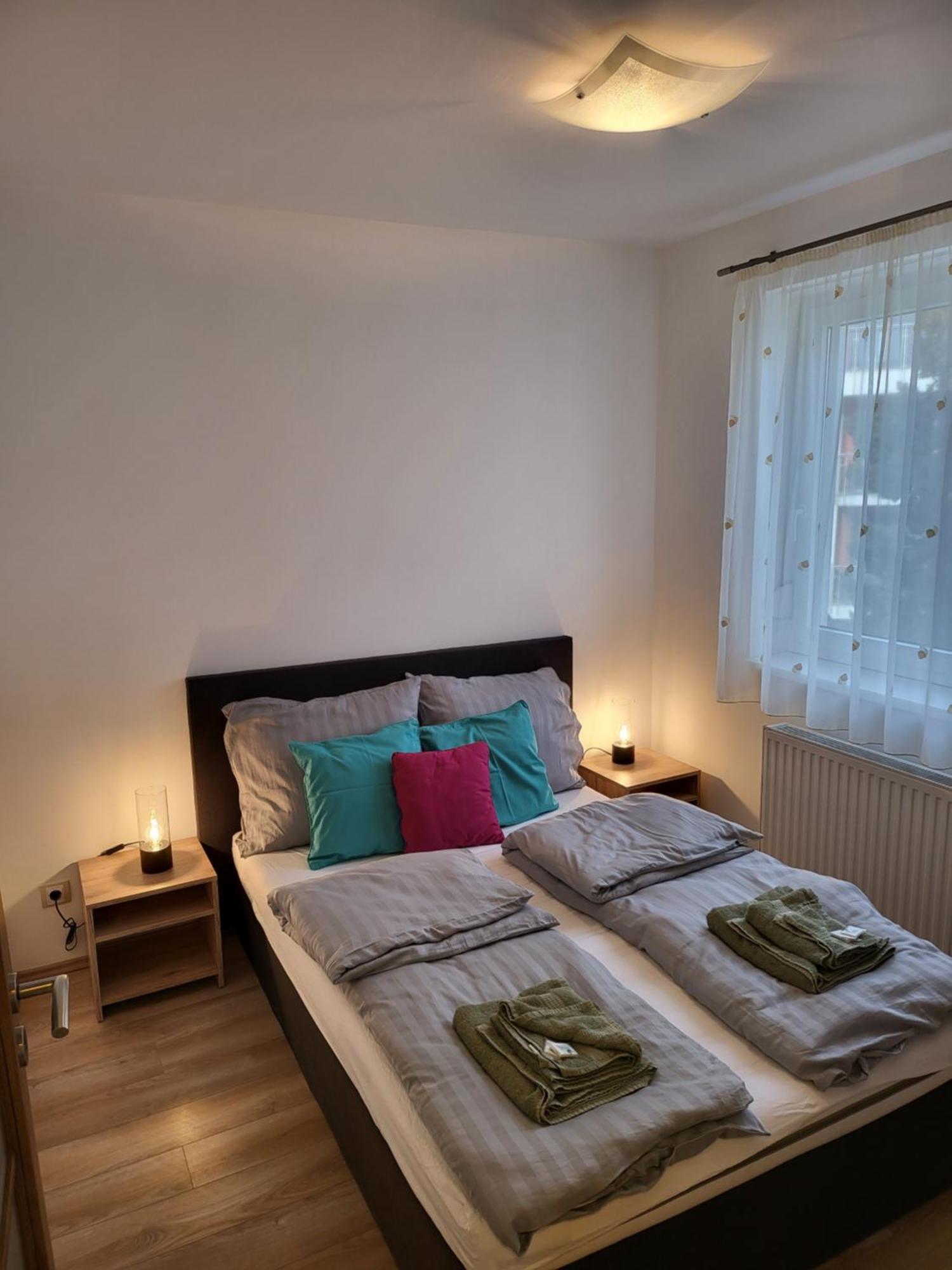 Triangol Apartman: Fuerdo, Belvaros, Egyetem Gyor Exterior photo