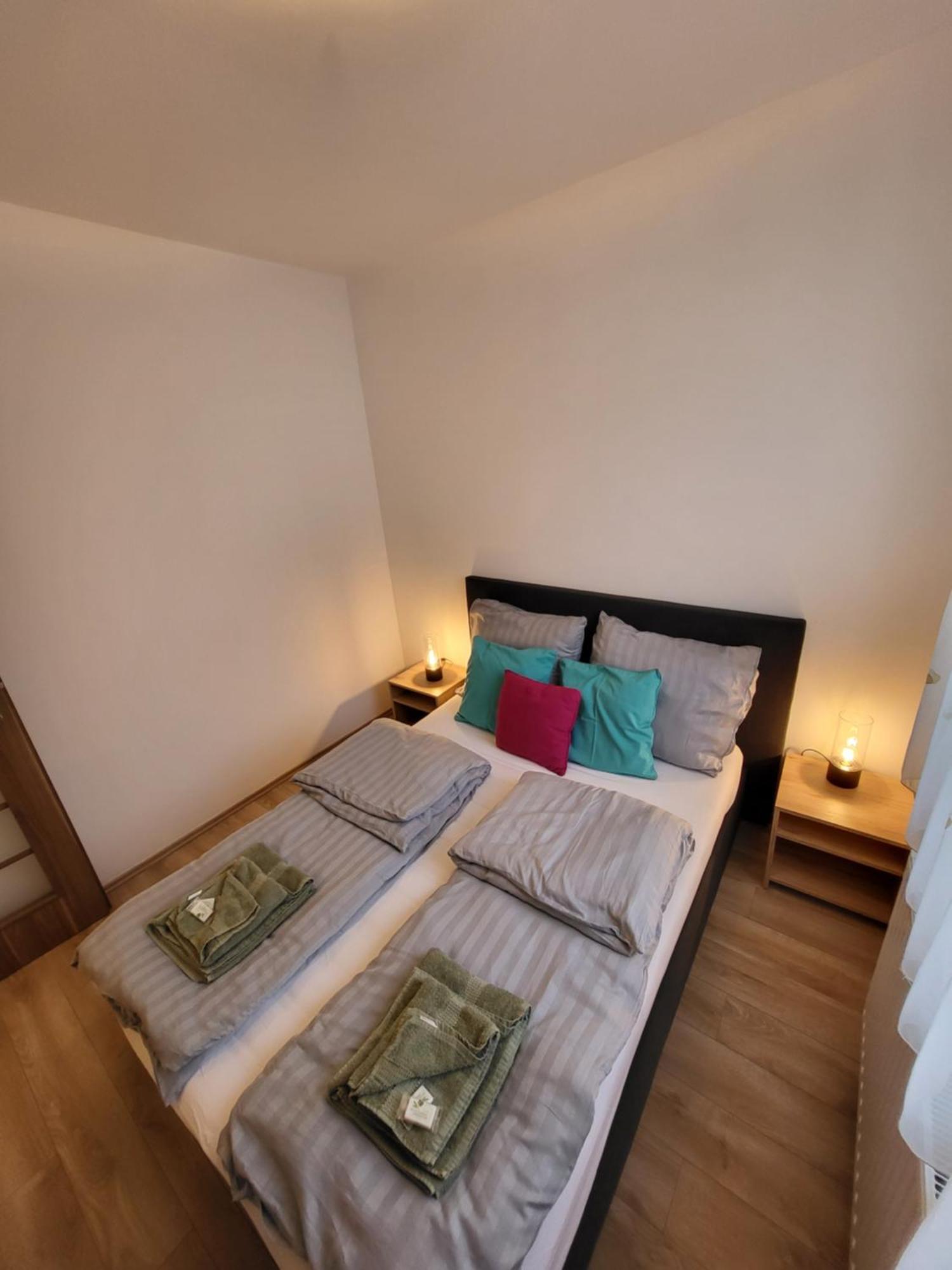 Triangol Apartman: Fuerdo, Belvaros, Egyetem Gyor Exterior photo