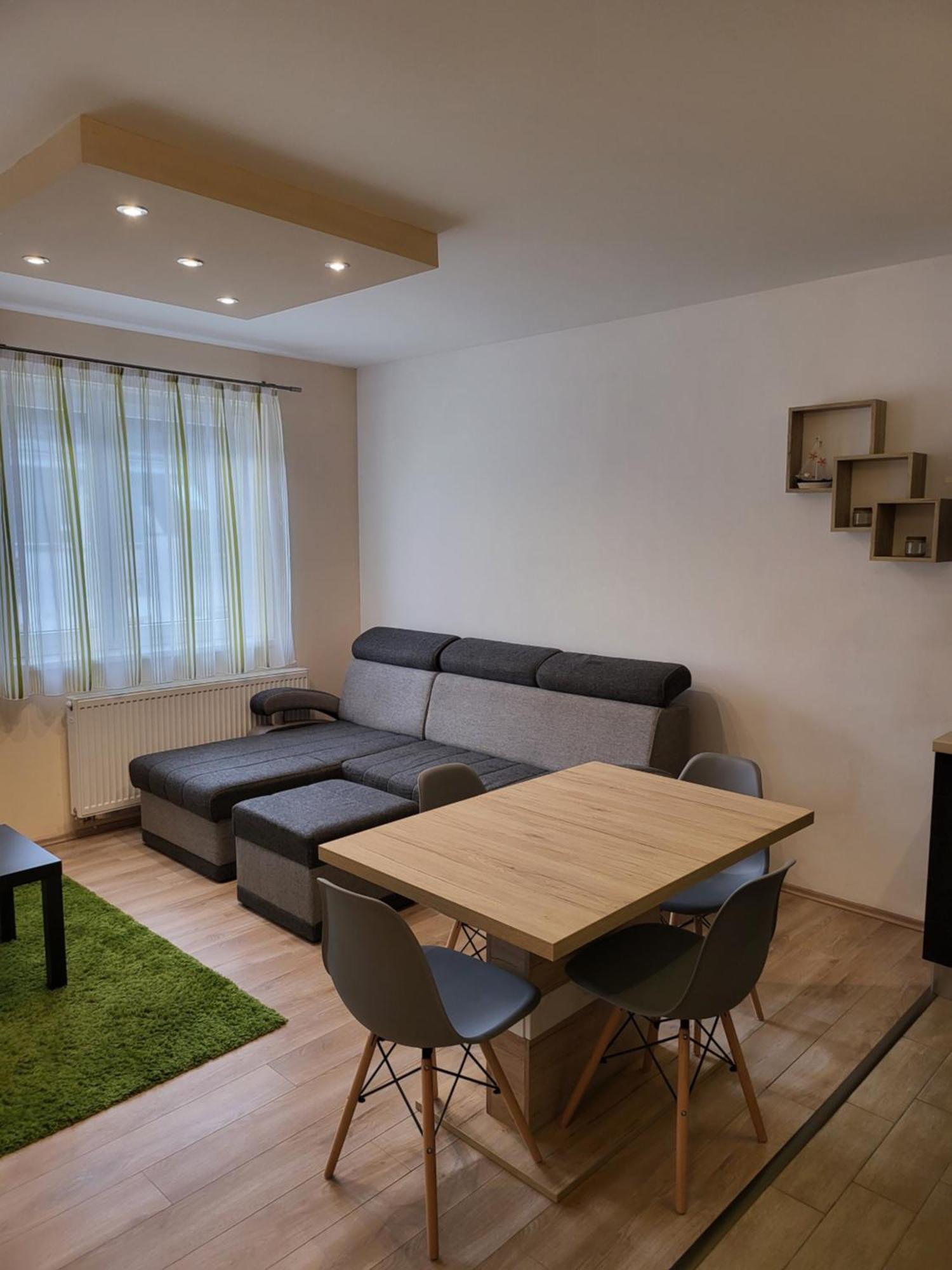 Triangol Apartman: Fuerdo, Belvaros, Egyetem Gyor Exterior photo
