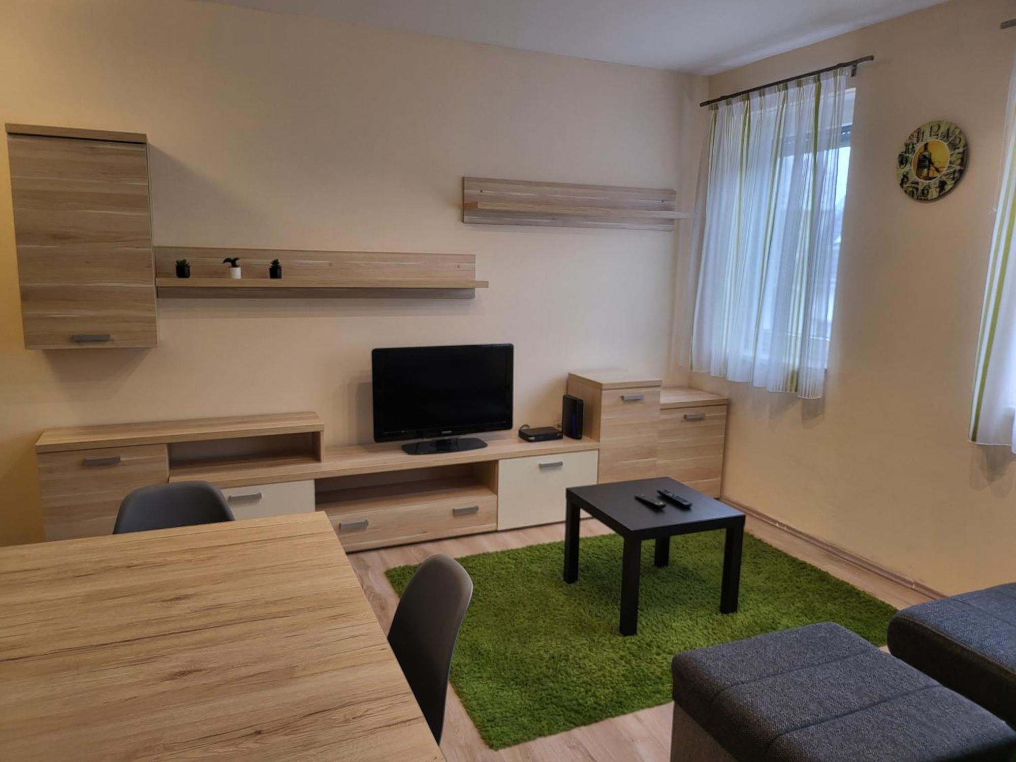 Triangol Apartman: Fuerdo, Belvaros, Egyetem Gyor Exterior photo